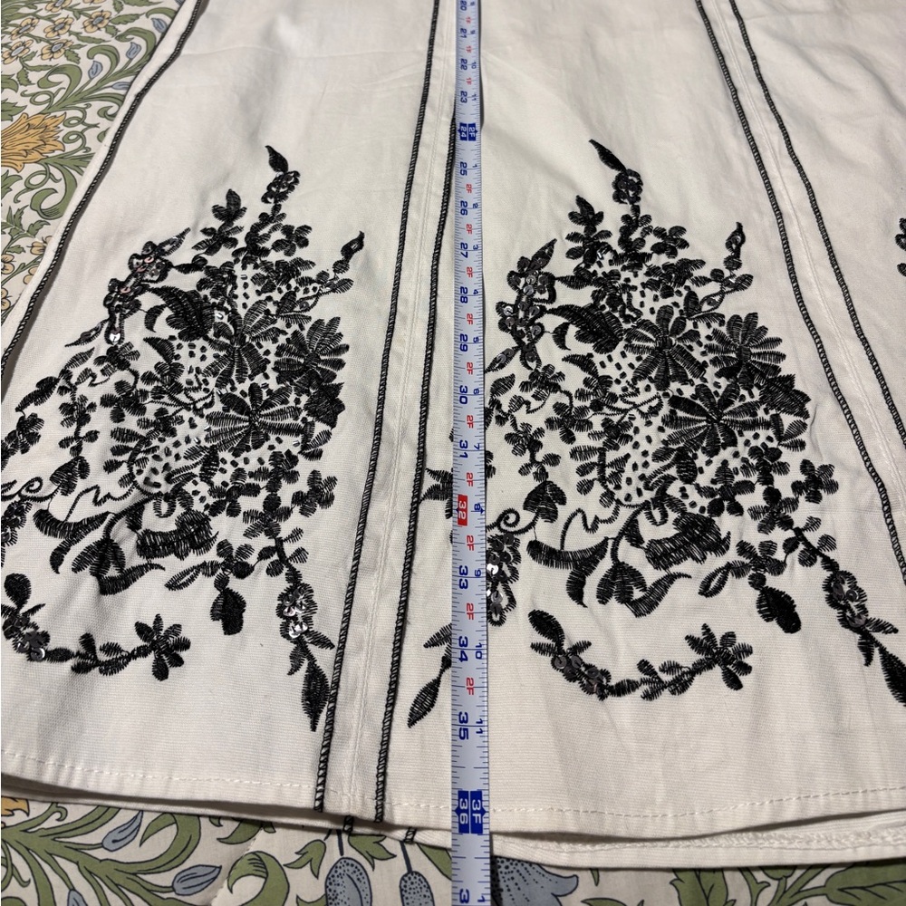 Stunning Vintage Kokomo Cream Skirt with Black Beaded Floral Embroidery - Picture 11 of 14